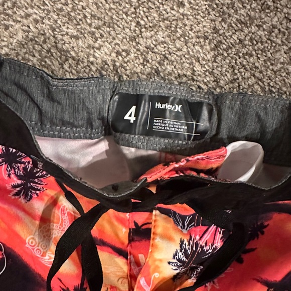 Hurley Orange Athletic Shorts with Palm Tree Design and Drawstring Closure - Picture 4 of 5